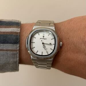 Y2K Silver Quartz Watch with Striped Dial & Date Window Unisex 8.5" New